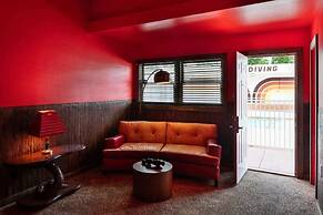 The Dive Motel & Swim Club