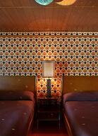 The Dive Motel & Swim Club