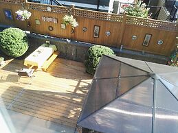 Sunny Island by White Rock B&B