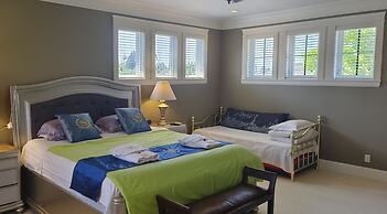 Sunny Island by White Rock B&B