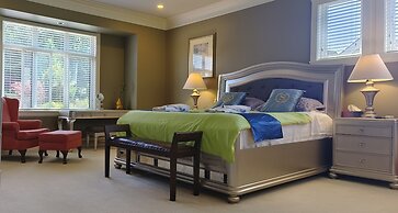 Sunny Island by White Rock B&B