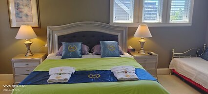 Sunny Island by White Rock B&B