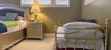 Sunny Island by White Rock B&B