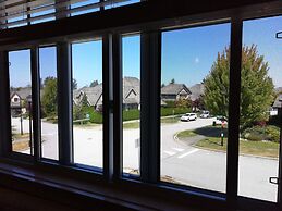 Sunny Island by White Rock B&B