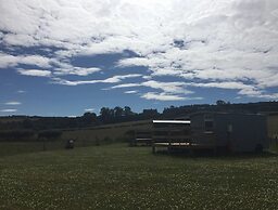 Showman's Hut @ Westcote