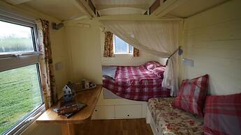 Showman's Hut @ Westcote