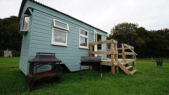 Showman's Hut @ Westcote