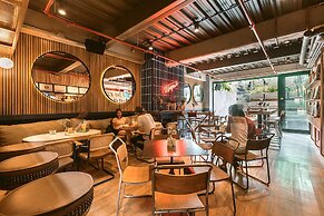 The Somos Beats Hotel & Rooftop