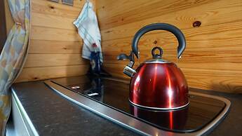 Beehive @ Westcote Glamping- Campsite