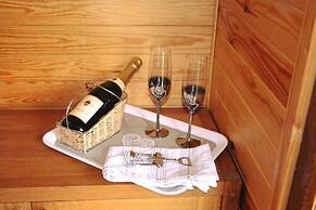 Beehive @ Westcote Glamping- Campsite