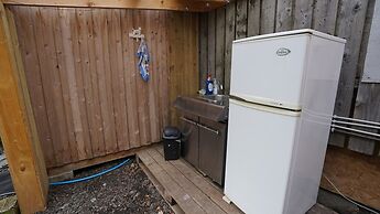 Beehive @ Westcote Glamping- Campsite