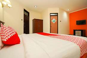 OYO 1225 Hotel Dibino