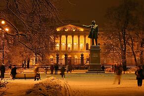 Apartments on Italianskaya 11