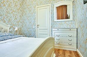 Apartments on Italianskaya 11