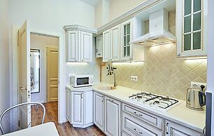 Apartments on Italianskaya 11