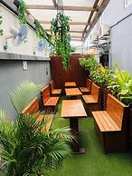 H21 Apartments & Lounge