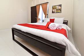 RedDoorz Plus near Jalan Imam Bonjol Denpasar