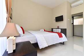 RedDoorz Plus near Jalan Imam Bonjol Denpasar