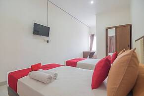 RedDoorz Syariah @ Sarongge Cianjur