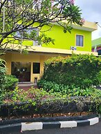 RedDoorz Plus near Dunia Fantasi Ancol