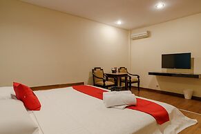 RedDoorz Plus near Dunia Fantasi Ancol