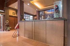 RedDoorz plus near Museum Geologi Bandung