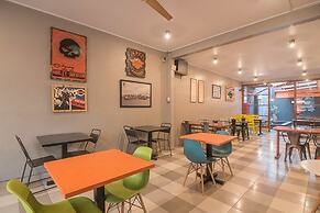 RedDoorz plus near Museum Geologi Bandung