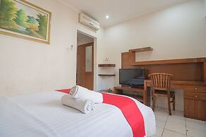 RedDoorz near Setrasari Mall 2