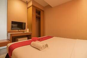 RedDoorz Plus @ Cipaganti Street 3