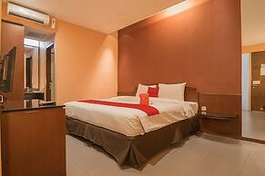 RedDoorz Plus @ Cipaganti Street 3