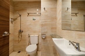 RedDoorz Plus near Lippo Mall Kemang 2