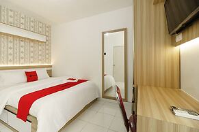 RedDoorz Apartment @ Aeropolis Tangerang