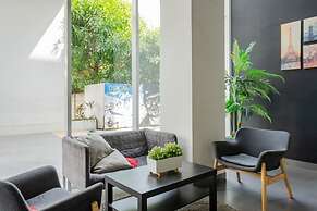 RedDoorz Apartment @ Aeropolis Tangerang