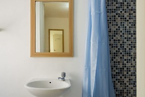 RedDoorz Apartment @ Aeropolis Tangerang