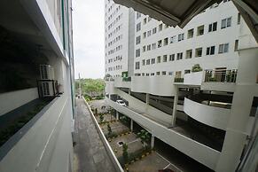 RedDoorz Apartment near Bundaran Satelit Surabaya