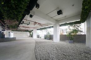 RedDoorz Apartment near Bundaran Satelit Surabaya