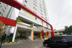 RedDoorz Apartment near Bundaran Satelit Surabaya