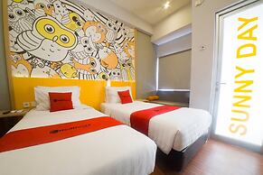 RedDoorz Apartment near Bundaran Satelit Surabaya