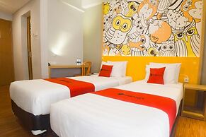 RedDoorz Apartment near Bundaran Satelit Surabaya