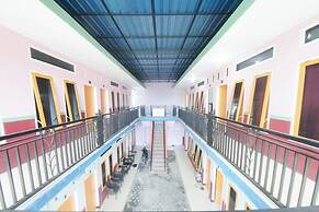 RedDoorz Syariah near Mall Roxy Banyuwangi 2