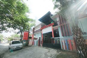 RedDoorz Syariah near Mall Roxy Banyuwangi 2