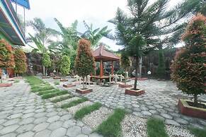 RedDoorz Syariah near Mall Roxy Banyuwangi 2