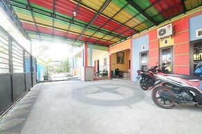 RedDoorz Syariah near Mall Roxy Banyuwangi 2