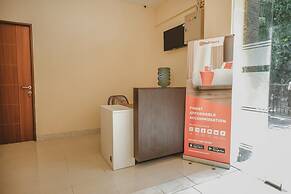 RedDoorz Plus near Plaza Blok M