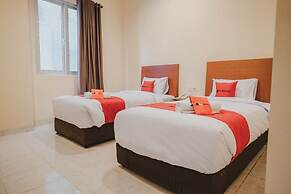 RedDoorz Plus near Plaza Blok M