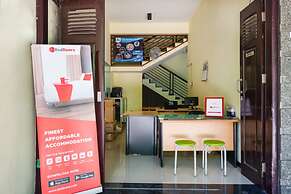 RedDoorz Syariah @ Ketintang Surabaya