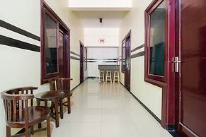 RedDoorz Syariah @ Ketintang Surabaya