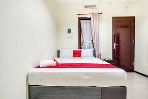 RedDoorz Syariah @ Ketintang Surabaya