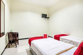 RedDoorz Syariah @ Ketintang Surabaya