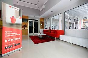 RedDoorz near Solo Square 3